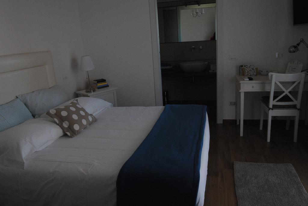 B&B La Gatta Sul Tetto Borgo san Donato  Eksteriør billede